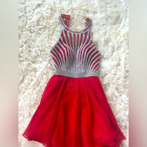 Deep Red Clarisse Prom/Homecoming Dress. - Picture 1 of 3